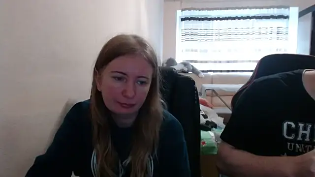 PeterAndJen online show from November 4, 2025, 8:46 am