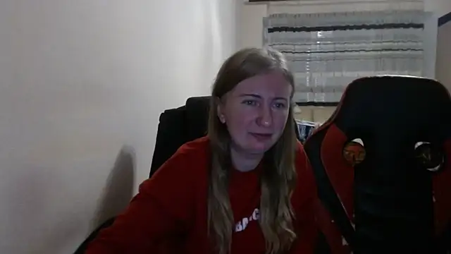 PeterAndJen online show from November 19, 2025, 7:47 pm