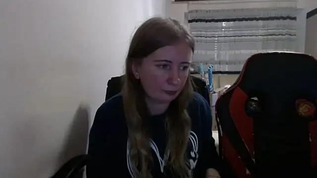 PeterAndJen online show from December 2, 2025, 7:09 pm