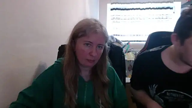 Snapshot of PeterAndJen chatting on April 18, 2026, 7:07 pm PeterAndJen online show from April 18, 2026, 7:07 pm