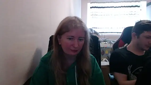 Snapshot of PeterAndJen chatting on April 19, 2026, 8:02 am PeterAndJen online show from April 19, 2026, 8:02 am