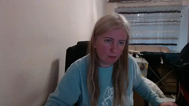 Snapshot of PeterAndJen chatting on May 1, 2026, 5:17 pm PeterAndJen online show from May 1, 2026, 5:17 pm