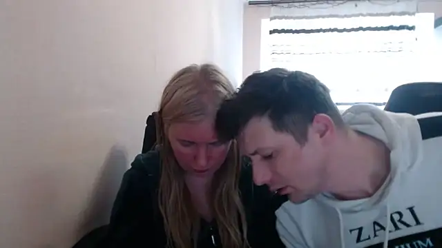 Snapshot of PeterAndJen chatting on May 3, 2026, 5:52 pm PeterAndJen online show from May 3, 2026, 5:52 pm