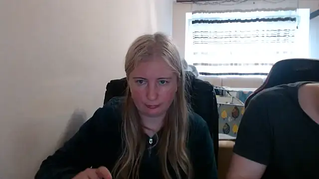 Snapshot of PeterAndJen chatting on May 13, 2026, 4:59 pm PeterAndJen online show from May 13, 2026, 4:59 pm