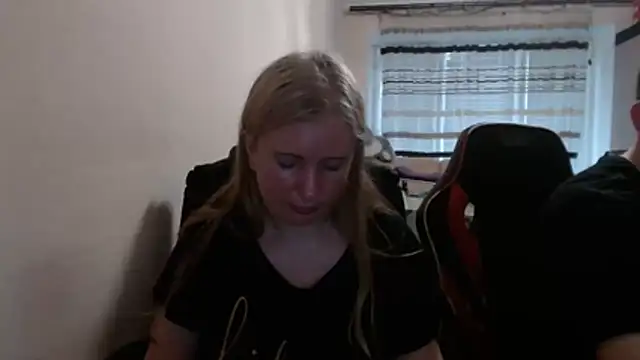 Snapshot of PeterAndJen chatting on May 20, 2026, 4:57 pm PeterAndJen online show from May 20, 2026, 4:57 pm