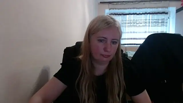 Snapshot of PeterAndJen chatting on May 22, 2026, 5:51 pm PeterAndJen online show from May 22, 2026, 5:51 pm