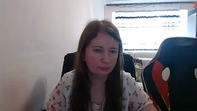 PeterAndJen online show from July 6, 2026, 5:26 am