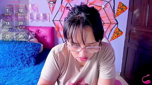 crissn0707 online show from October 27, 2025, 1:37 pm