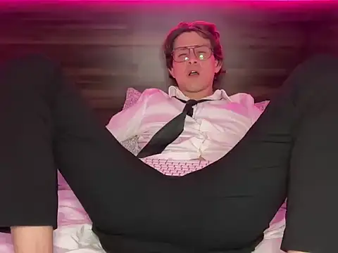 Snapshot of mcklister_kinky_feets chatting on March 6, 2026, 9:50 am mcklister kinky feets online show from March 6, 2026, 9:50 am