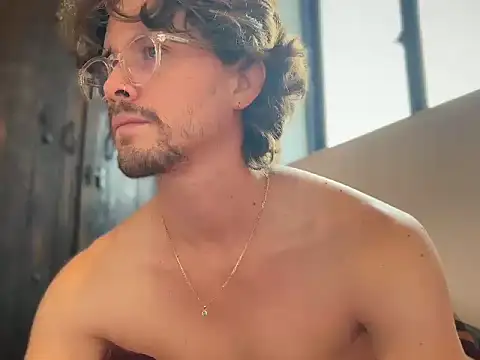 Snapshot of mcklister_kinky_feets chatting on April 8, 2026, 1:00 pm mcklister kinky feets online show from April 8, 2026, 1:00 pm