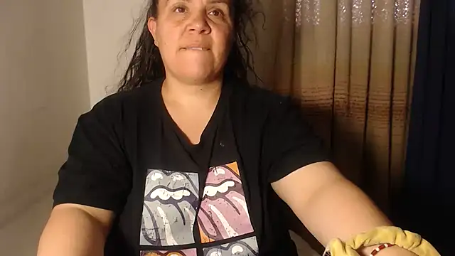 agathamiller01 online show from April 16, 2026, 10:34 pm