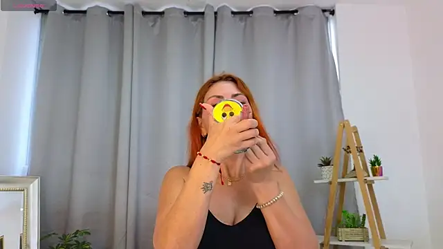 Snapshot of bella__adams chatting on February 6, 2025, 8:02 pm bella adams online show from February 6, 2025, 8:02 pm