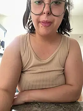 MileyGia online show from March 8, 2026, 8:45 pm