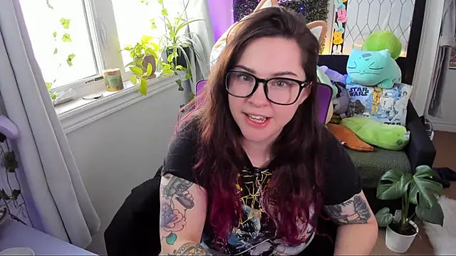 JennKenobi online show from May 11, 2026, 2:01 pm