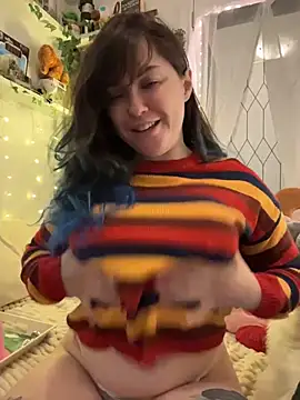 JennKenobi online show from June 11, 2026, 1:42 pm