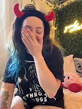 JennKenobi online show from June 17, 2026, 1:12 pm