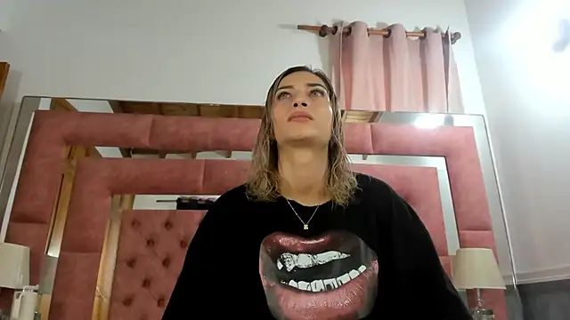 briana wonder69xxx online show from October 3, 2025, 3:53 pm