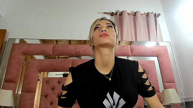 briana wonder69xxx online show from October 18, 2025, 2:40 pm