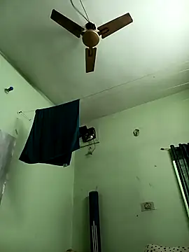 Snapshot of PrabV0319 chatting on October 28, 2025, 5:15 pm PrabV0319 online show from October 28, 2025, 5:15 pm