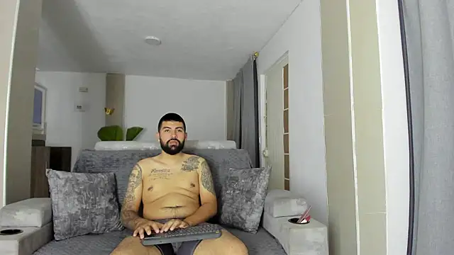 DulceRomance online show from February 9, 2026, 3:43 am