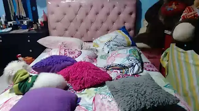 gustavo saaled19 online show from February 6, 2025, 3:37 am