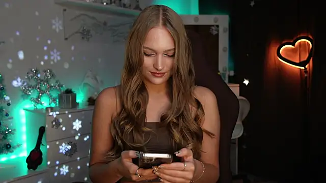 MrsTenderBeast online show from December 20, 2025, 3:30 pm