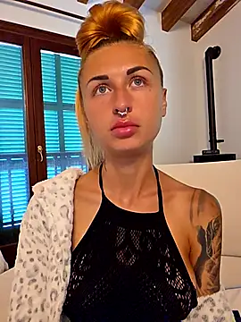 kylie blck online show from September 27, 2025, 4:12 pm