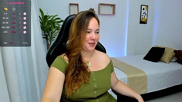 Snapshot of tamy_shine87 chatting on December 2, 2024, 11:18 pm tamy shine87 online show from December 2, 2024, 11:18 pm