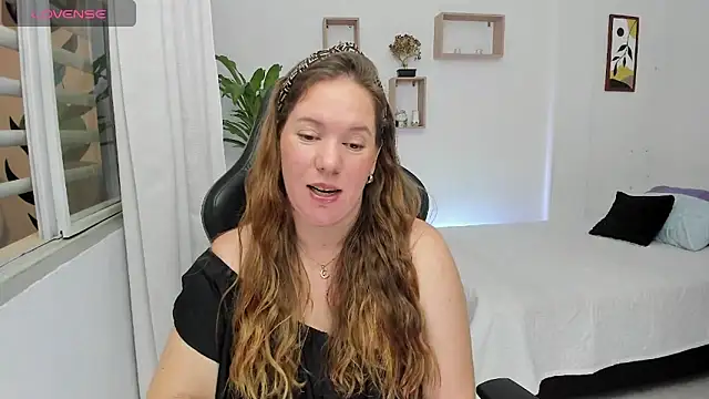 Snapshot of tamy_shine87 chatting on January 26, 2025, 2:56 am tamy shine87 online show from January 26, 2025, 2:56 am