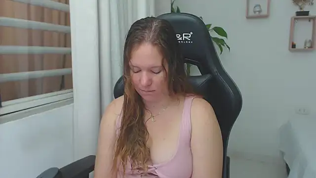 Snapshot of tamy_shine87 chatting on February 16, 2025, 1:03 am tamy shine87 online show from February 16, 2025, 1:03 am