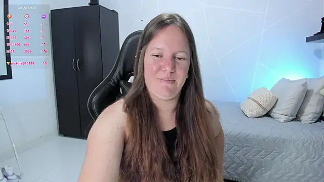 Snapshot of tamy_shine87 chatting on October 18, 2025, 10:54 pm tamy shine87 online show from October 18, 2025, 10:54 pm