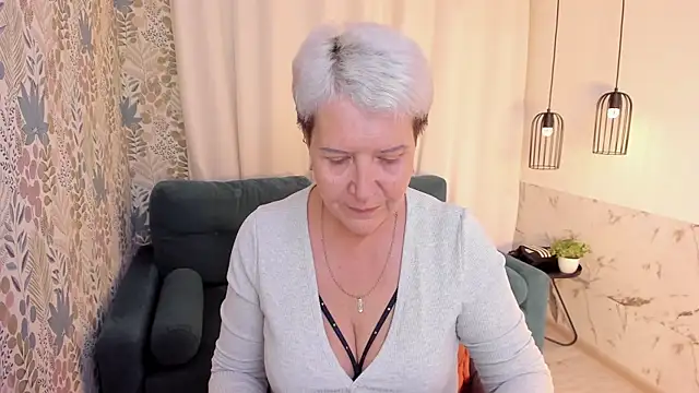 Snapshot of KathySunn chatting on May 15, 2026, 1:07 pm KathySunn online show from May 15, 2026, 1:07 pm