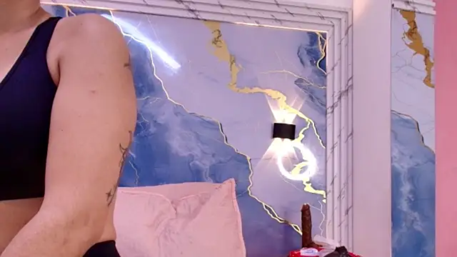 lorrayne  online show from October 4, 2025, 12:14 pm