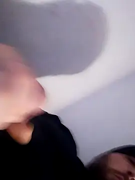 Snapshot of Dnbigo89 chatting on February 18, 2025, 4:48 am Dnbigo89 online show from February 18, 2025, 4:48 am