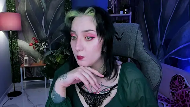 Snapshot of AsheLucker chatting on October 9, 2025, 11:03 pm AsheLucker online show from October 9, 2025, 11:03 pm