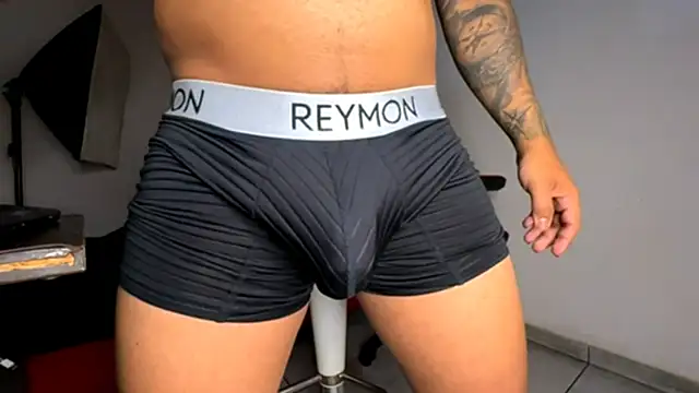 jordylatin20 online show from October 3, 2025, 1:02 am