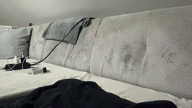 Snapshot of petuletra chatting on October 13, 2025, 11:27 pm petuletra online show from October 13, 2025, 11:27 pm