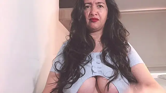 Snapshot of Cherry_1992 chatting on February 26, 2025, 4:35 pm Cherry 1992 online show from February 26, 2025, 4:35 pm