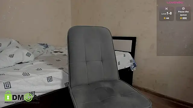 Model Mike online show from January 28, 2025, 4:39 am