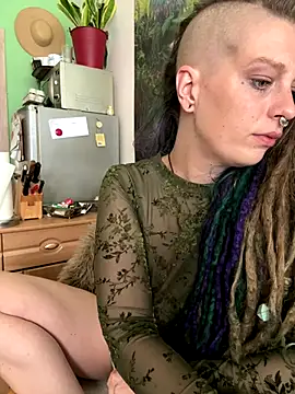 Snapshot of MenaDreadfull chatting on October 3, 2025, 8:55 am MenaDreadfull online show from October 3, 2025, 8:55 am