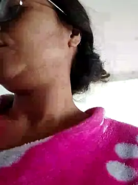 Snapshot of Ivanna2 chatting on December 29, 2024, 2:42 pm Ivanna2 online show from December 29, 2024, 2:42 pm