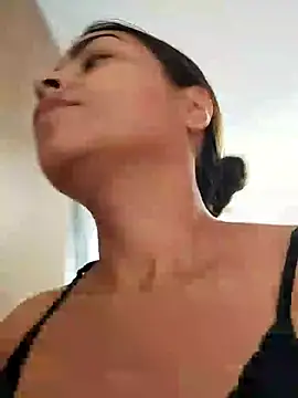 Snapshot of Ivanna2 chatting on January 18, 2025, 2:33 pm Ivanna2 online show from January 18, 2025, 2:33 pm