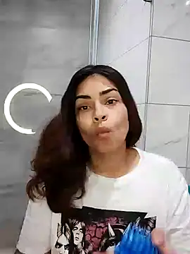 Snapshot of Ivanna2 chatting on February 3, 2025, 1:40 pm Ivanna2 online show from February 3, 2025, 1:40 pm