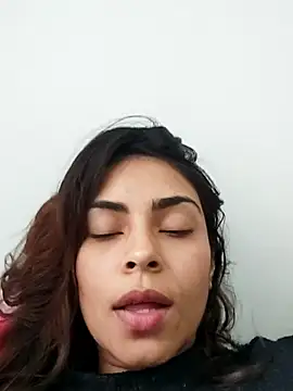 Snapshot of Ivanna2 chatting on March 12, 2025, 9:03 pm Ivanna2 online show from March 12, 2025, 9:03 pm