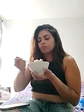 Snapshot of Ivanna2 chatting on March 18, 2025, 6:59 pm Ivanna2 online show from March 18, 2025, 6:59 pm