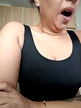 Snapshot of Ivanna2 chatting on September 10, 2025, 12:27 pm Ivanna2 online show from September 10, 2025, 12:27 pm