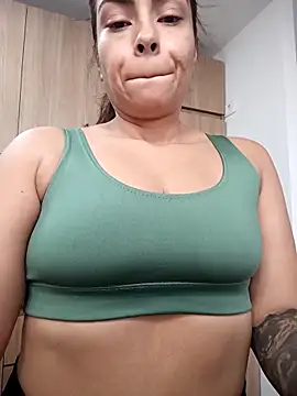 Snapshot of Ivanna2 chatting on November 6, 2025, 12:50 pm Ivanna2 online show from November 6, 2025, 12:50 pm