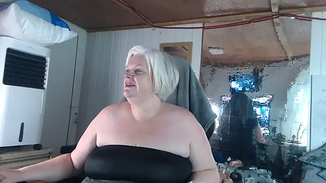 Snapshot of sexychazza16 chatting on October 21, 2025, 8:09 pm sexychazza16 online show from October 21, 2025, 8:09 pm