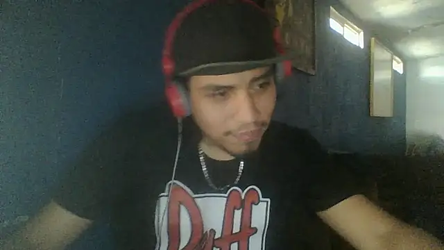 AlexAlejandro13 online show from October 21, 2025, 7:03 pm