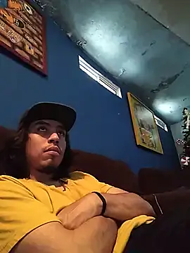 AlexAlejandro13 online show from February 3, 2026, 6:46 pm